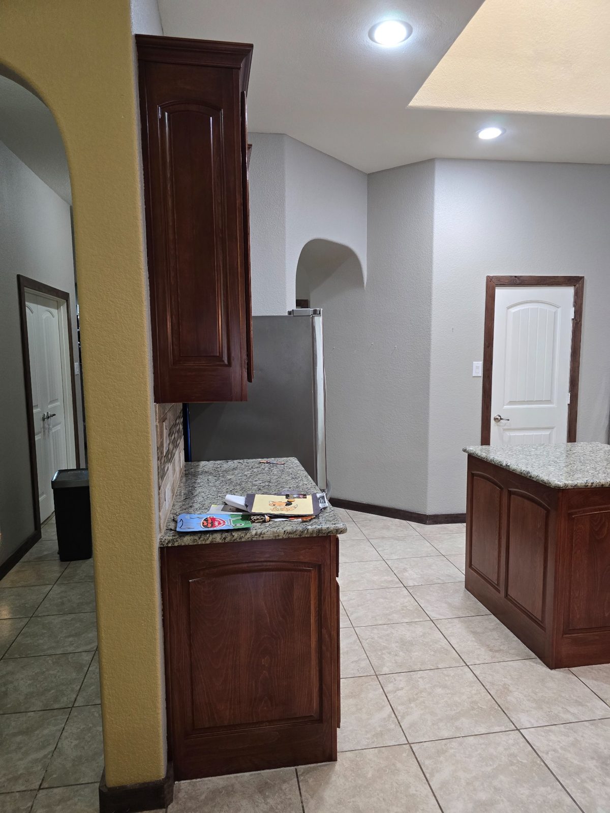 Kitchen wall and cabinet finish after remodeling in DFW